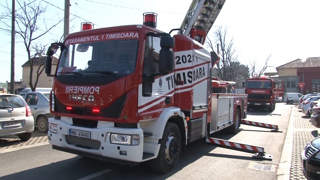 Pompierii au intervenit pentru stingerea unui incendiu la spitalul Victor Babes Timișoara