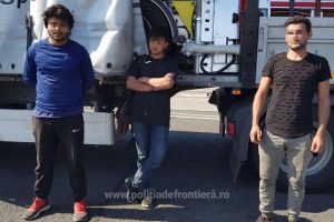 Ascunși într-un automarfar, trei afgani au încercat să treacă ilegal frontiera în Ungaria