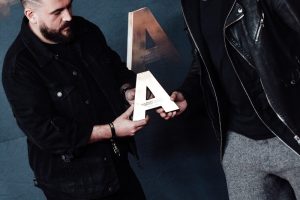 Tinu Vidaicu și George Hora au câștigat titlul „Best Remixer” la The Artist Awards 2021