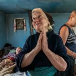 O mână de ajutor pentru bătrânii munților din vestul țării
