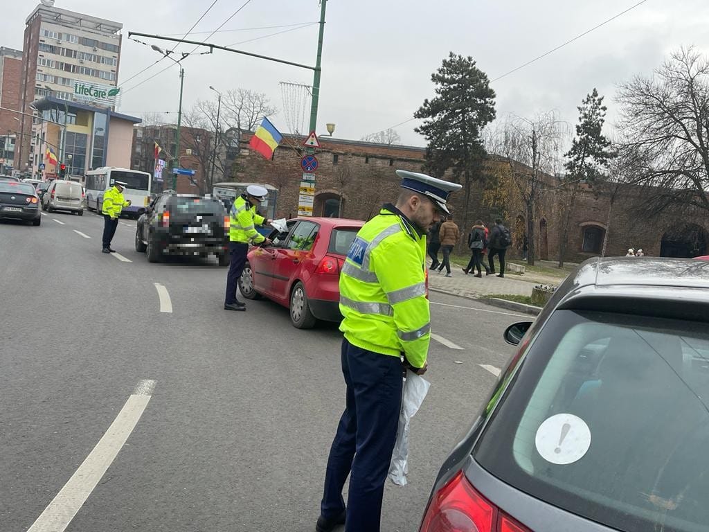 6 permise suspendate și peste 100 de amenzi date de Poliția Rutieră, ieri, la Timișoara