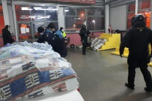Percheziții în Timiș! Țigarete și alcool de contrabandă confiscate de polițiști
