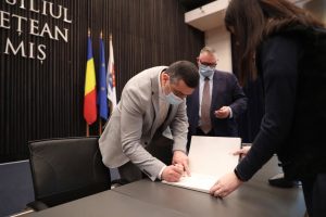 A fost semnat contractul pentru realizarea platformei digitale a CJ Timiș