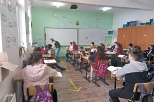 Ore de educație ecologică la școlile din Sânmihaiu Român și Utvin