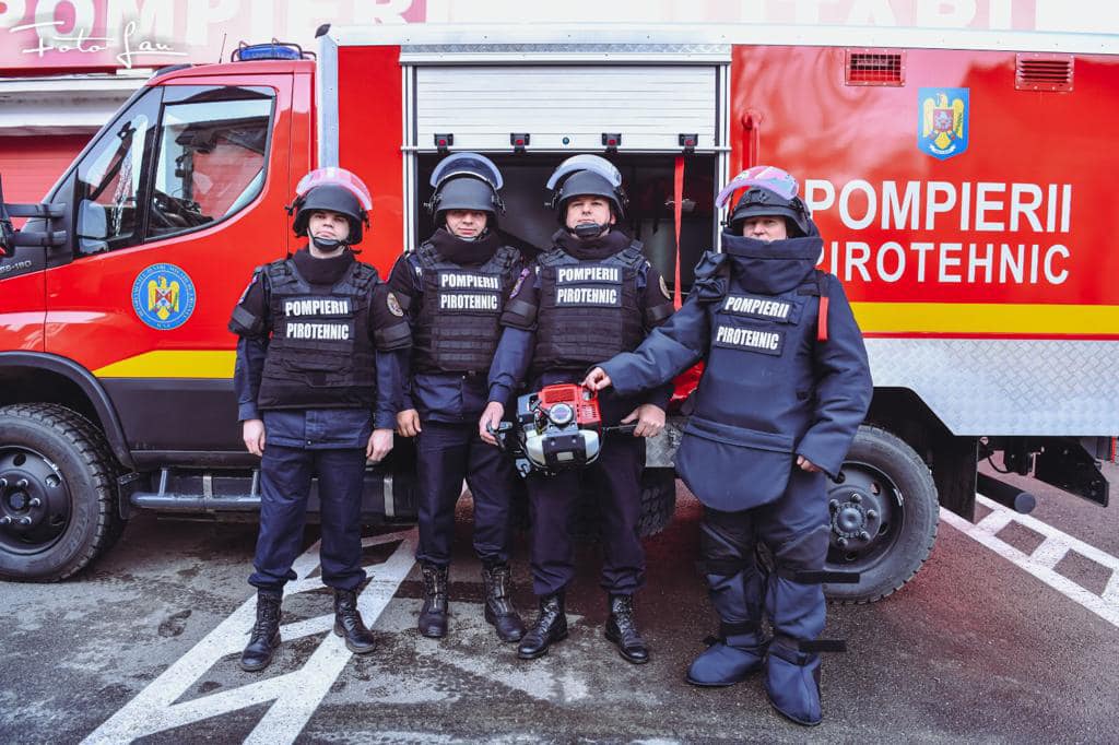 Prima misiune pentru noua autospecială pirotehnică a ISU: două bombe găsite aproape de Timișoara