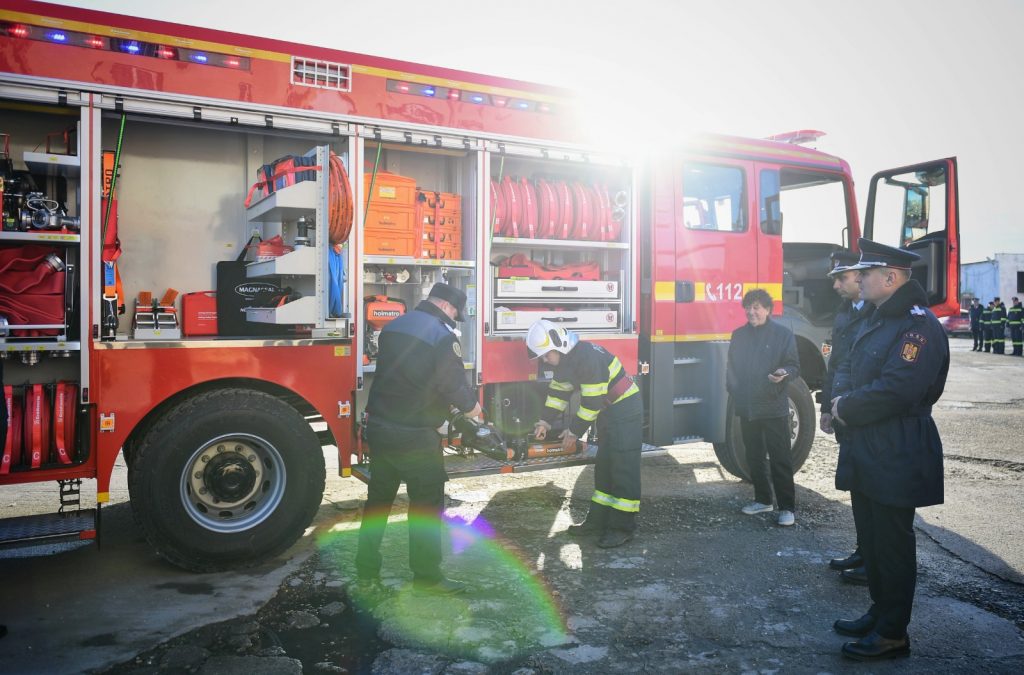 Pompierii din Lugoj au primit o autospecială performantă/Foto
