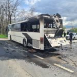 Autobuz care transporta 42 de pasageri, în flăcări/Foto