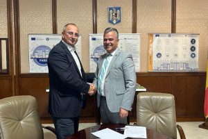 S-a semnat contractul de finanțare pentru asfaltarea satului Bacova