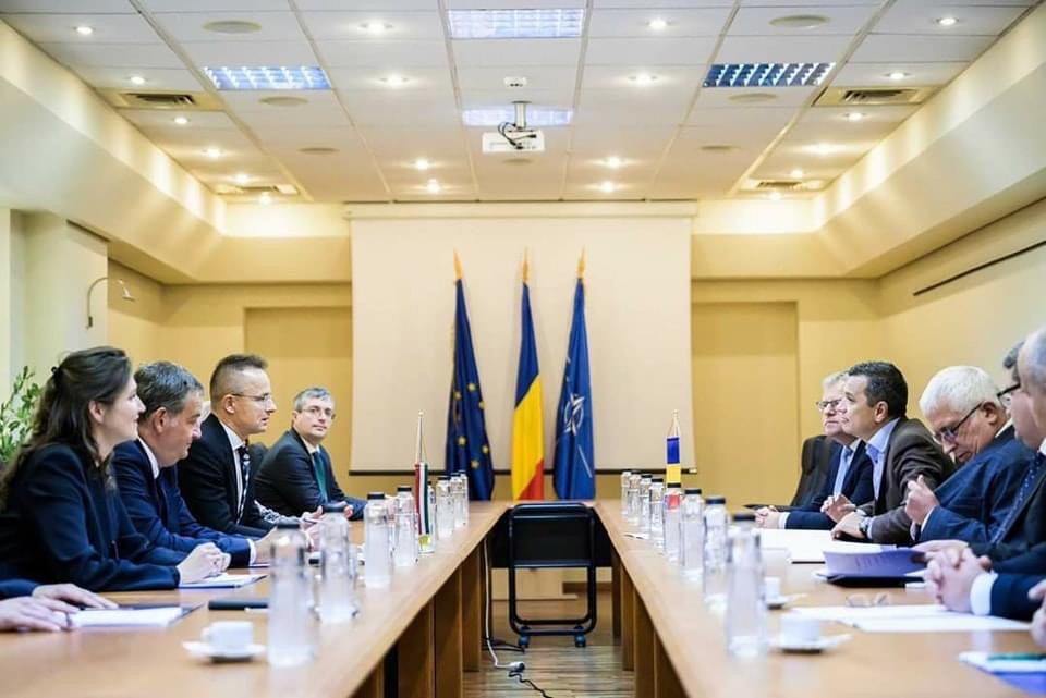 Grindeanu: Am discutat cu ministrul maghiar de Externe despre evoluția proiectelor transfrontaliere româno-ungare
