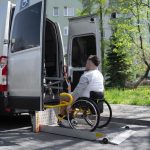 DGASPC Timiș: Persoanele cu dizabilități pot alege, din 2026, între transport interurban gratuit sau...