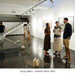 „Garden of Hooks”, summer show-ul realizat de Galeria Jecza în colaborare cu Galeria Himera, ce aduc...