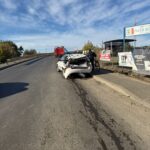 Carambol pe DJ 591, în Timiș: Un bărbat rănit după ce o autoutilitară a lovit două autoturisme/Foto