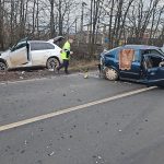 Accident, în Timiș, provocat de pătrunderea pe sens opus: trei victime