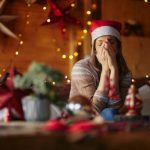„Christmas Blues” – când sărbătorile aduc tristețe. Presiunea de a fi fericit, dincolo de luminile d...