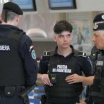 Doi cetățeni străini arestați preventiv pentru trafic de migranți