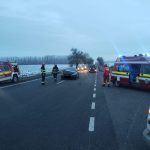 Impact pe un drum din Sânandrei: intervenție SMURD, două victime duse la spital