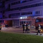 O dronă rusească a lovit un bloc din Galați