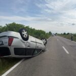 Accident între un autoturism și o căruță la intrarea în Peciu Nou. Trei persoane au ajuns la spital