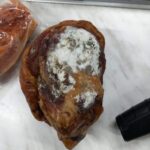 Mezeluri putrezite scoase la vânzare. Ce a mai găsit ANPC