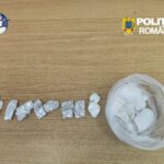 Bărbat de 40 de ani, arestat preventiv după ce ar fi fost prins cu substanțe psihoactive porționate ...